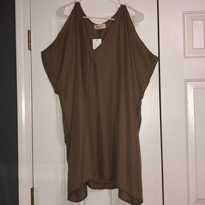 Cold Shoulder Tunic in Mocha
